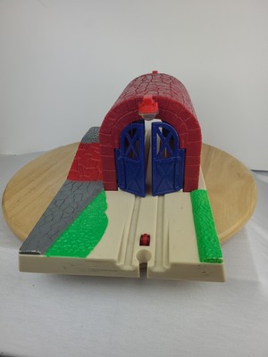 Battat Toy Train Tunnel Rare For Brio Or Thomas Set Lights Sounds Not Working