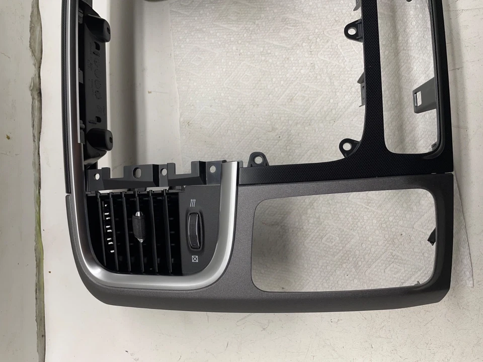 MOPAR 原始设备制造商 2017 年 MOPAR RAM 2500 仪器面板挡板盖 6EW591X9AC — 第 2/4 张图片