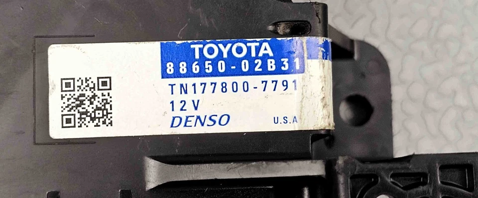 Módulo de controle amplificador de temperatura A/C Toyota Corolla 2014-2016 fabricante de equipamento original 8865002B31 - Imagem 2 de 4