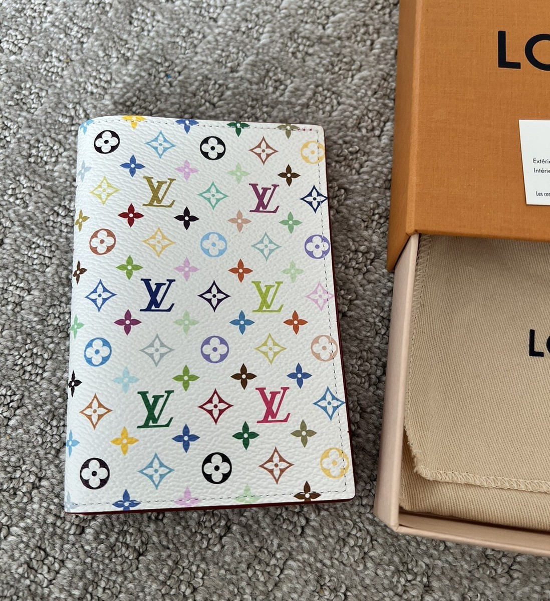 本日22時まで　Louis Vuiton x Murakami パスポートカバー Louis Vuitton x Takashi Murakami Passport Cover White