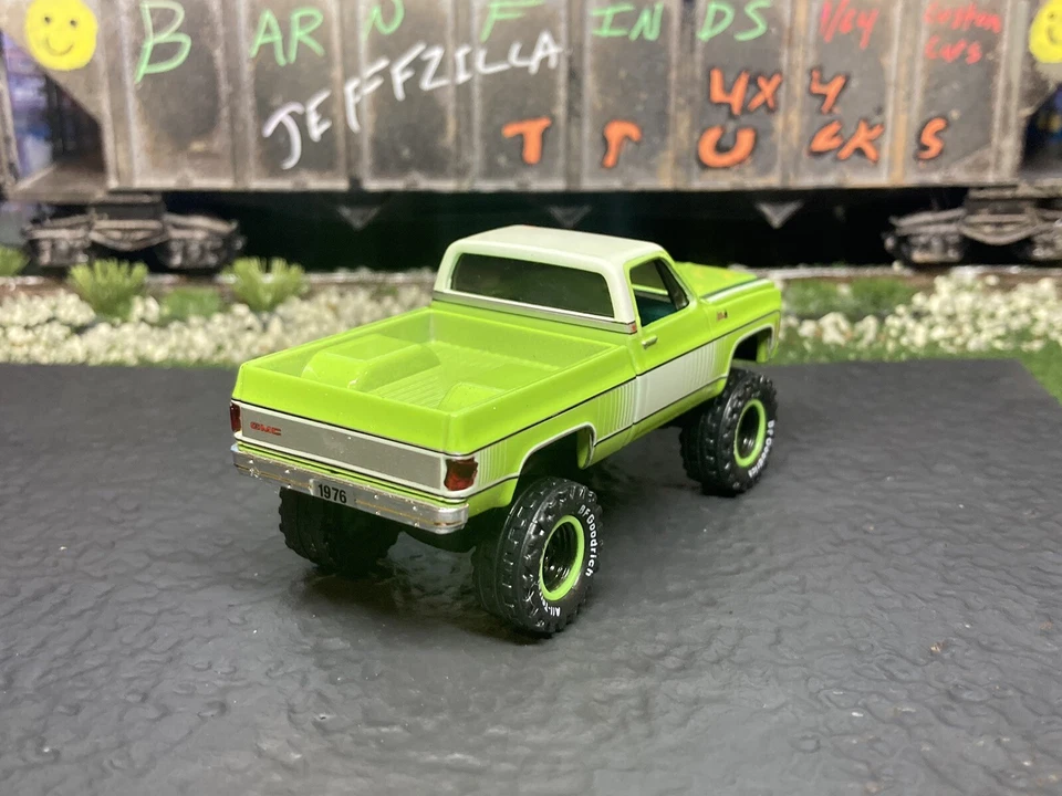 GMC Sierra 1976 camioneta pickup elevada 4x4 1/64 diecast personalizado todo terreno máquinas M2 Foto 4 de 4