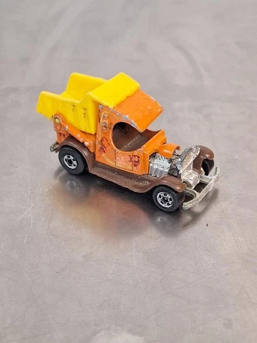 Hot Wheels Vintage  1977 A Truckin' Dumpin’ A Orange C-Cab Loose