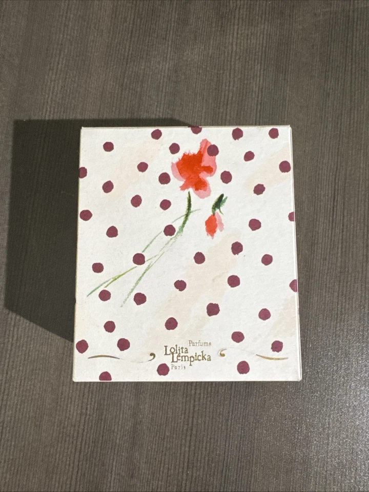 Si Lolita de Lolita Lempicka EDP para mujer 1,7 oz/50 ML. Nuevo en caja. Difícil de encontrar Foto 2 de 4