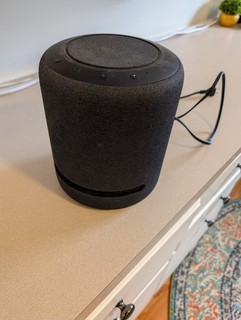 Amazon Echo Studio Alexa Smart Speaker Dolby Atmos Black Gray O2T2V3