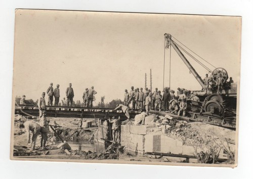 Foto Militar Recuperación Tren Descarrilado Con Soldados Ingenieros Ferroviarios