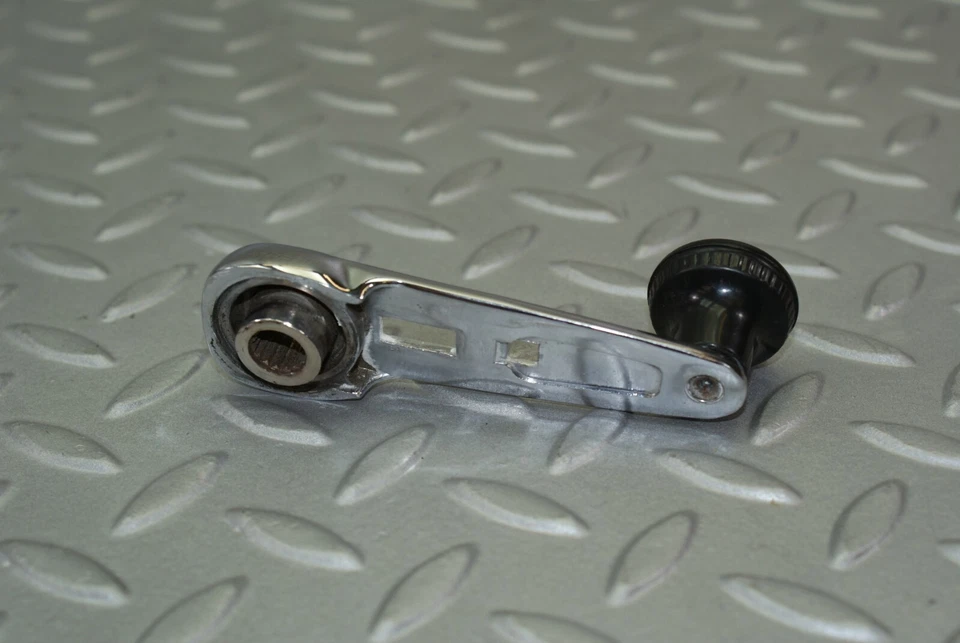 ♥3193� Mercedes-Benz W115 220D manivela elevador de ventana Foto 3 de 4