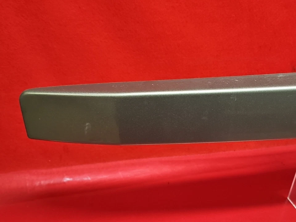 Jeep Grand Cherokee 2005-2007 puerta levadiza escotilla licencia moldura manija PJC: caqui Foto 2 de 4