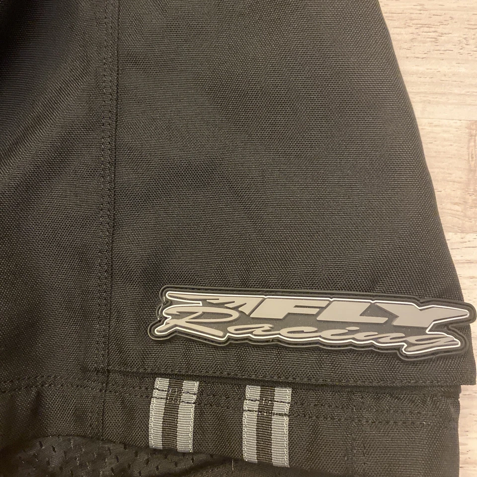 Pantalones Cortos Fly Racing Free Ride Negros Talla 28 Forrados en Malla Foto 2 de 4