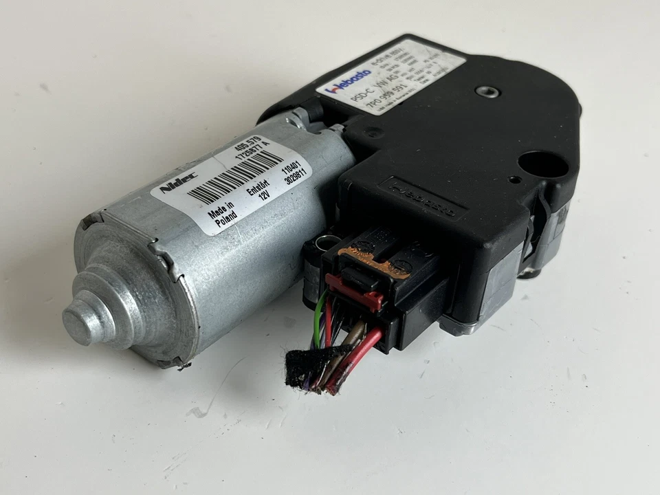 2012 Porsche Cayenne Panoramic Sunroof Sun Roof Motor 7P0959591A OEM - Image 4 of 4