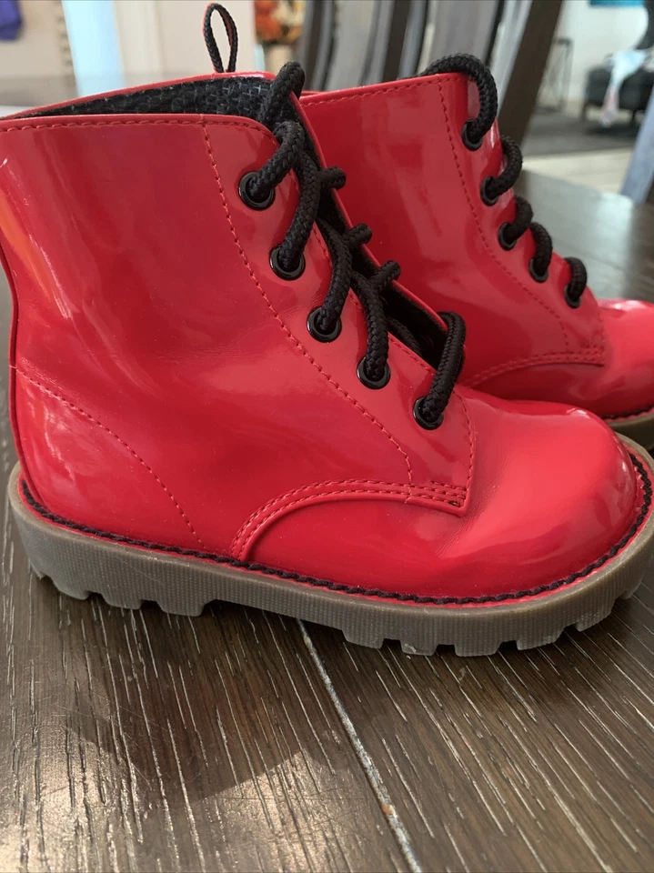 Botines con cordones unisex charol rojo Faded Glory para niños pequeños talla 7 Foto 3 de 4