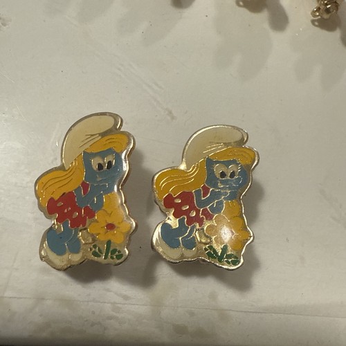 Vintage 19 Girl Smurf Smurfette in Skirt Collectible Pin 1980s Lot Different - Picture 5 of 8