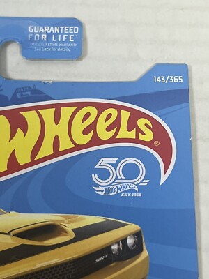 Hot Wheels Muscle Mania '15 Dodge Challenger SRT 4/10 Yellow