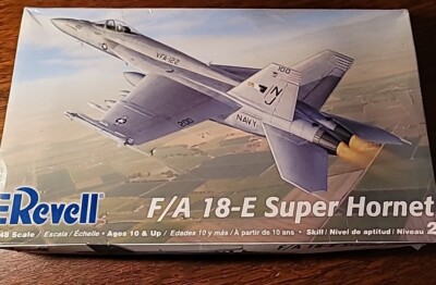 Revell Modellbausatz F/A-18E Super Hornet – Maßstab 1:48, 163 Teile, Länge 377 Mm