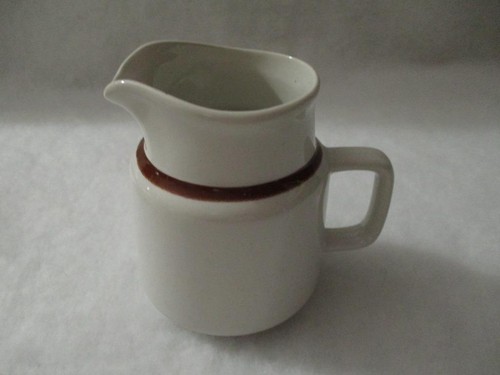 Genuine Stoneware Japan Creamer White Speckled w/ Brown Rim Excellent Cond - Picture 3 of 6