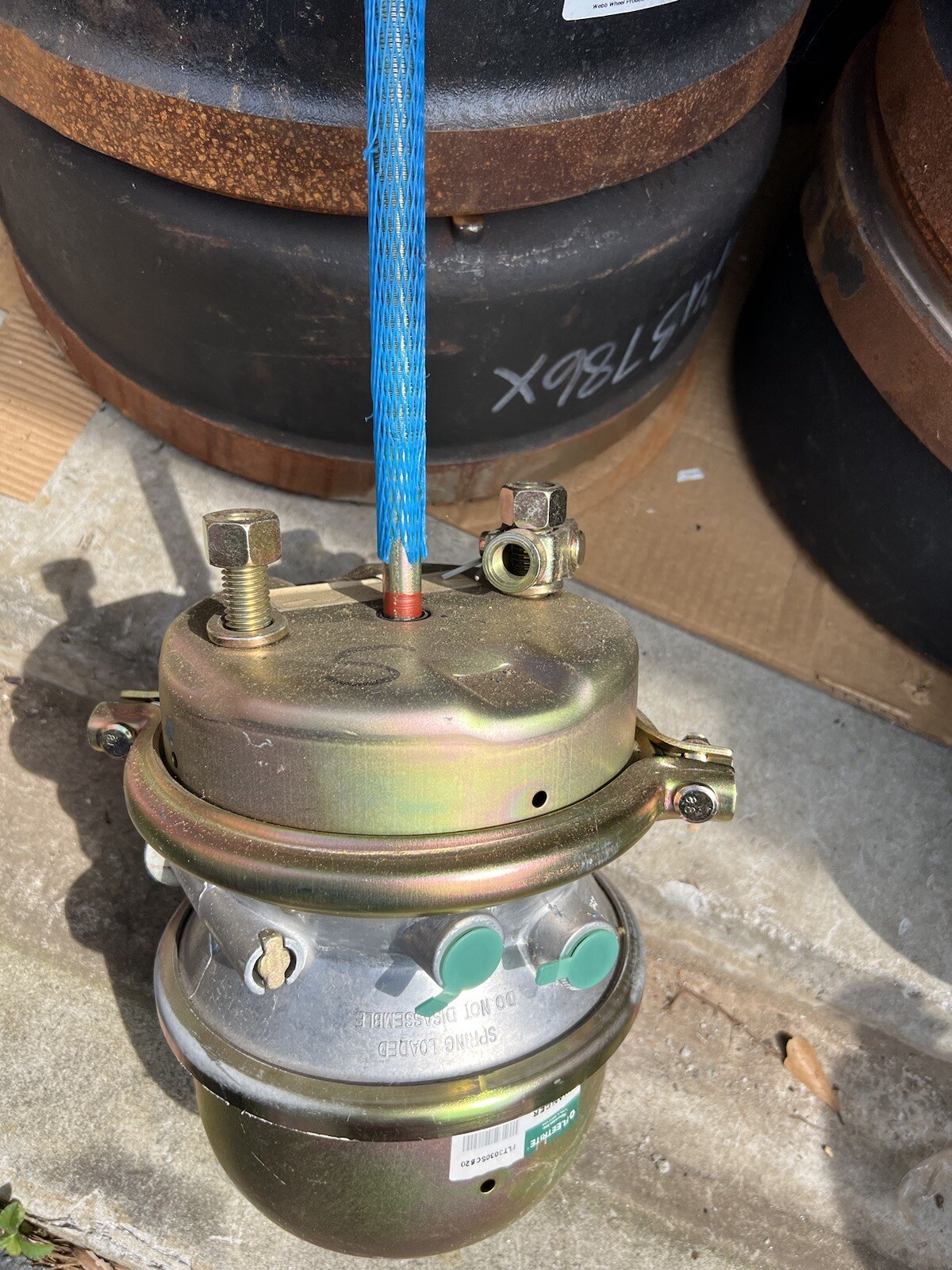 Genuine OEM FLEETRITE 3030 Maxi Brake CHAMBER FLT3030SCB20 with Clevis