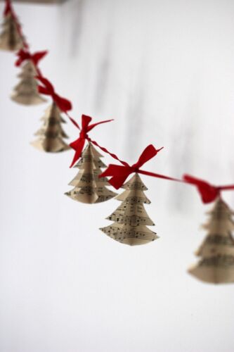 Recycled Paper Christmas Tree Garland - Afbeelding 1 van 6