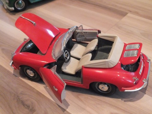 3 Modellautos -Mercedes-Benz 500 K 1936 + 300 S 1955+Porsche 356 B -1961 -1:18 - Bild 18 von 24
