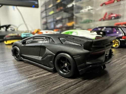 MinisoCustomized Lamborghini Matted Black-Beautiful 1/64 - Picture 4 of 5