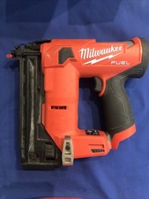 Milwaukee (2541-20) M12 FUEL 12V 18 Gauge Compact Brad Nailer
