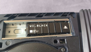 WD_BLACK SN850P NVMe M.2 SSD 2 TB – Offiziell lizenziert für PlayStation® 5