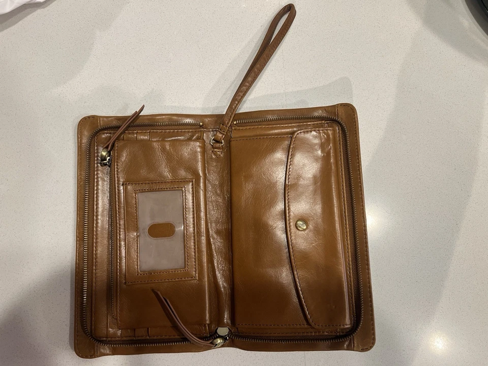 HOBO INTERNATIONAL~EVOLVE~Vintage Leather Bi-Fold ZIP Clutch Wallet - Image 3 of 4