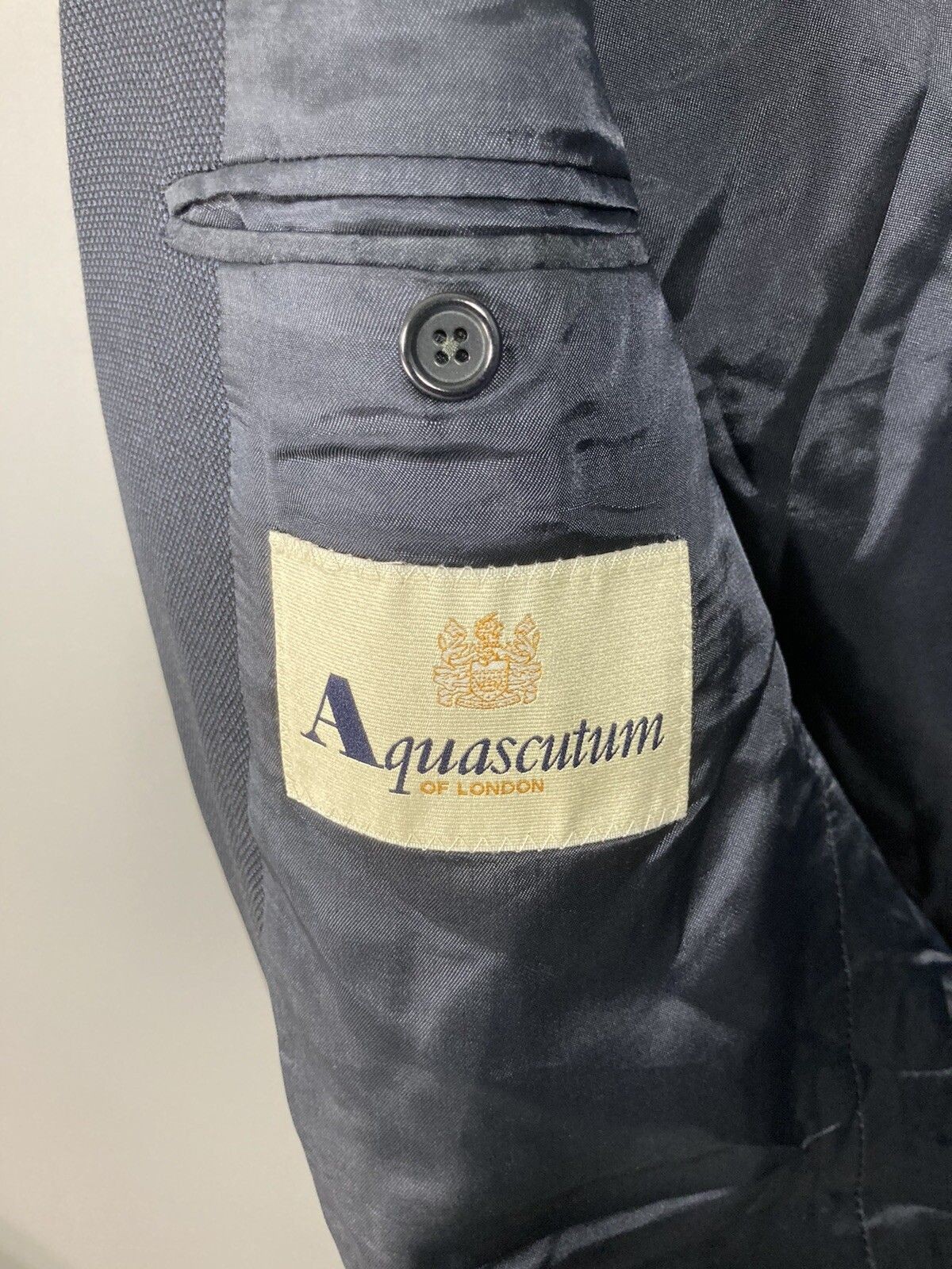 AQUASCUTUM WOOL Blazer - Size 40R - Navy - Great Condition - Men’s image 2