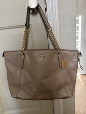 Coach Large Taupe Pebbled Zip Tote Shoulder Bag Gold Chain Strap Bag Charm