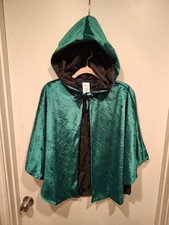 Disney Hocus Pocus Winifred Sanderson Green Velvet Hooded Cape One Size Costume