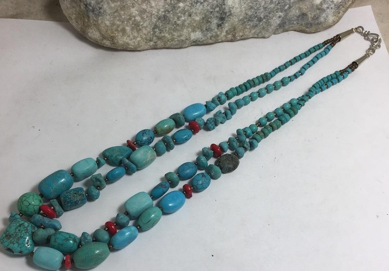 multi strands howlite beads necklace//21.5"/ $0.85 combine s/h fee (z182-w3.5)