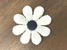 25 pcs Lot Daisy Applique Patch White Petals Navy Center 1.25" Iron On Sew On