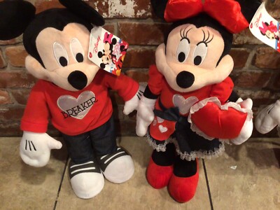 Disney Valentine Mickey And Minnie Plush Door greeter’s New