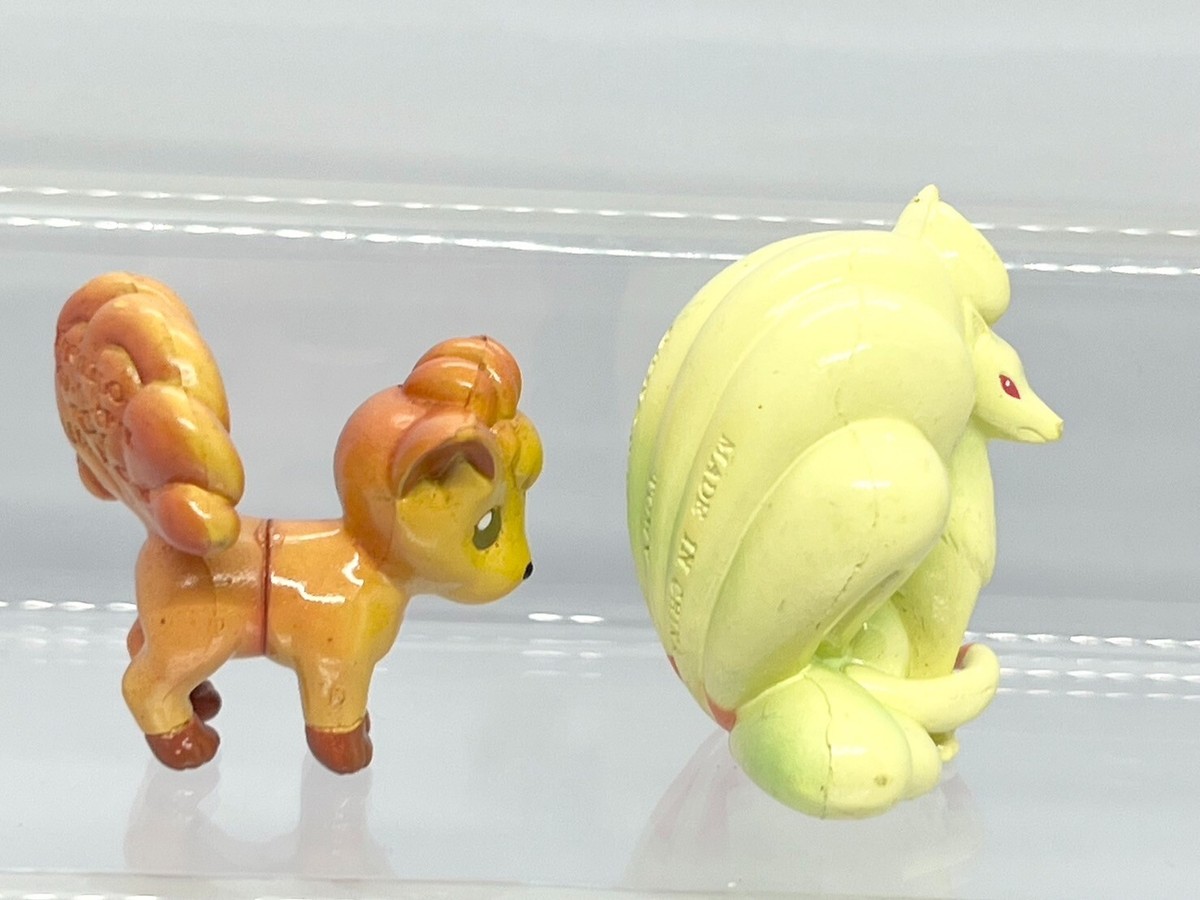 Pokemon Monster Collection Ninetales Vulpix Figure Tomy Toy 2004