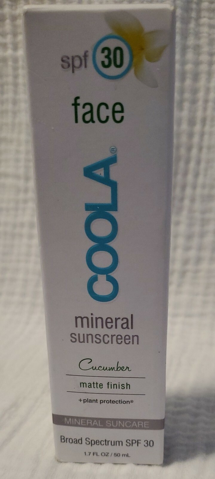 coola spf 30 mineral sunscreen unscented matte tint