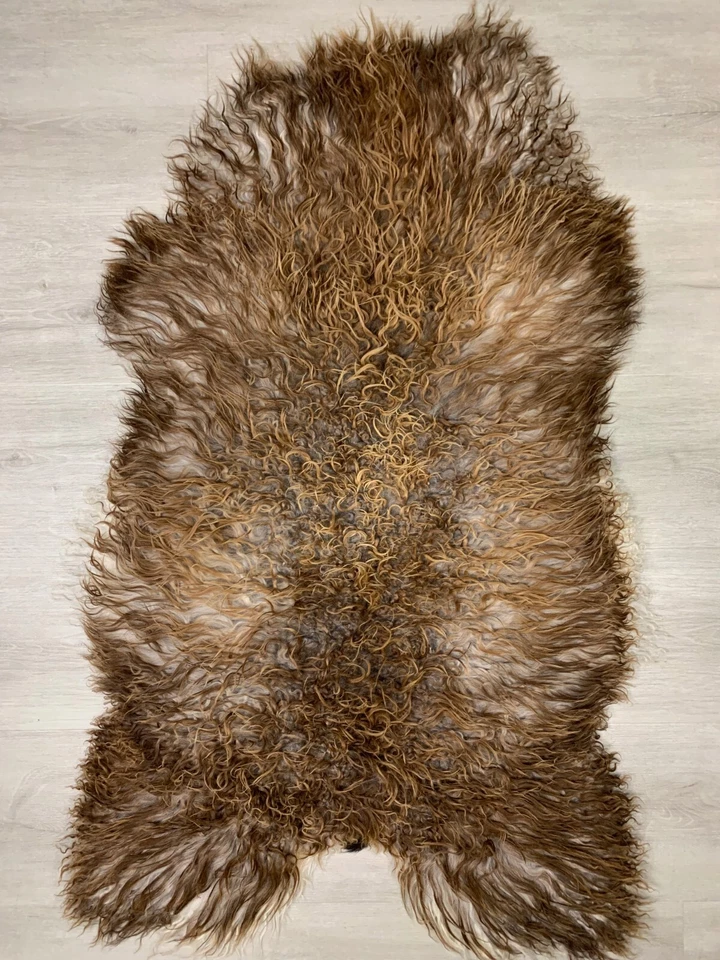 Natural Sheepskin Rug mixture of Swedish and Gotland breeds single pelt throw - Image 3 of 4