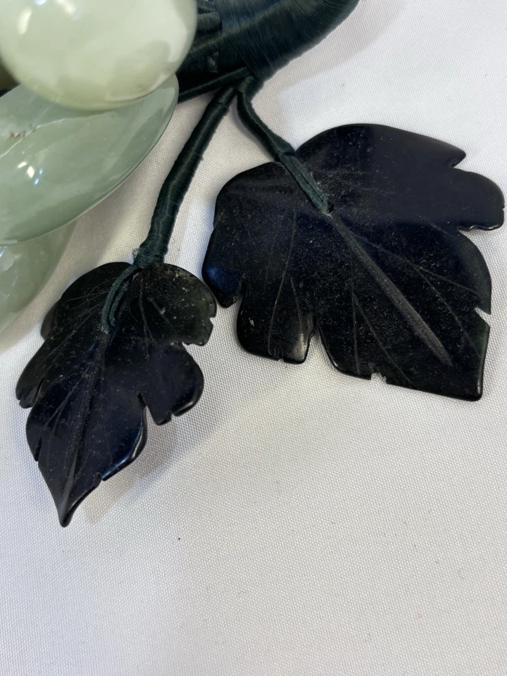 Racimo de uva italiano tallado vintage de jadita y alabastro hojas uvas fruta MCM Foto 3 de 4