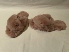 LC Lauren Conrad pink L 8-9 slid on slippers faux fur fuzzy women Raylyn her