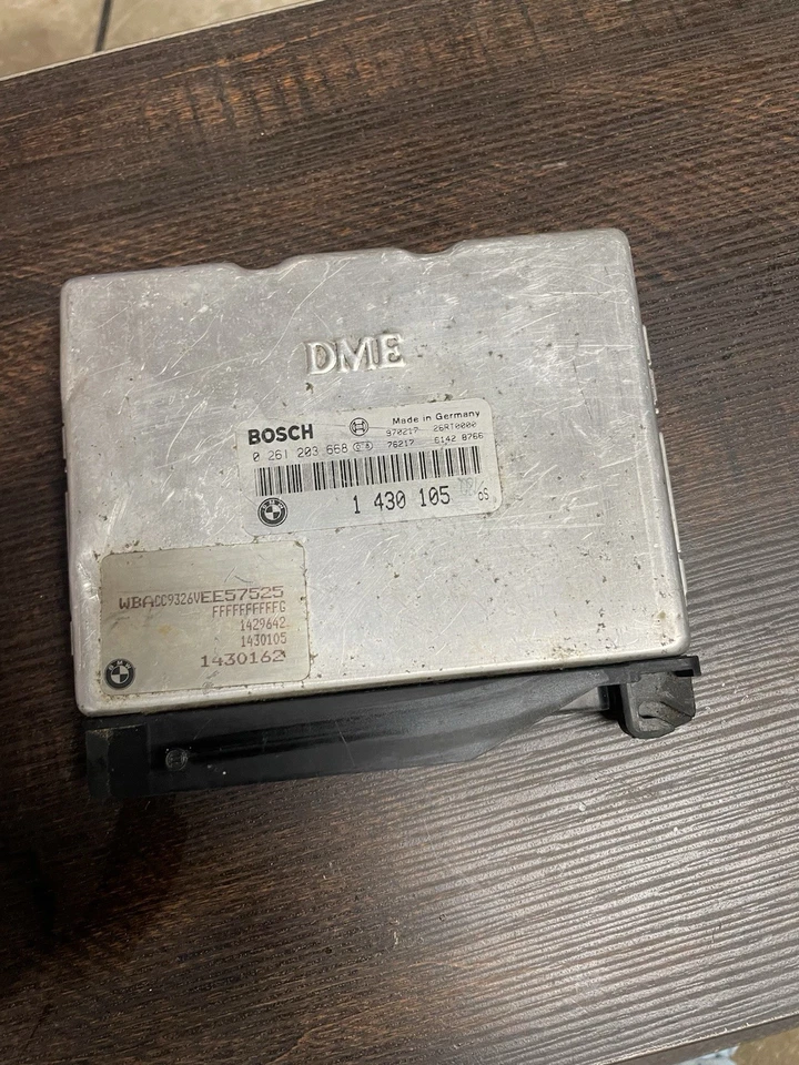 1996-1999 BMW E36 318i Z3 1.9L M44 AUTO ENGINE ECU COMPUTER DME CONTROL MODULE - Image 2 of 4