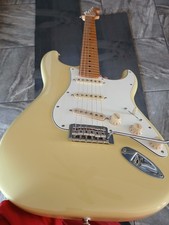 Fender Player II Stratocaster HSS Maple Fingerboard Guitar Hialeah Yellow