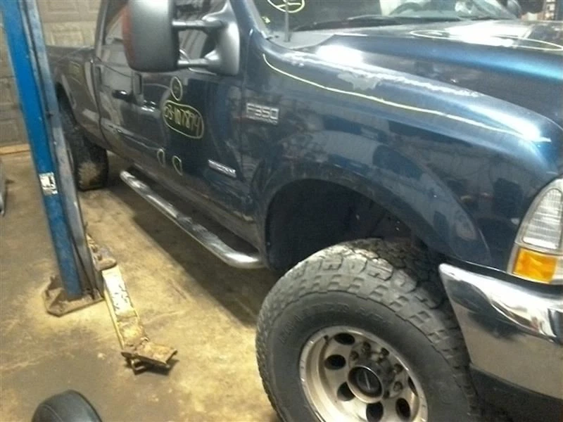 Extensión exterior de cubo delantero de 4 ruedas ABS para camioneta Ford F250SD 99-04 10189785 Foto 2 de 4