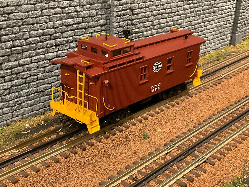 Custom Scale Conversion MTH 20-91775 O New York Central 35' Woodside Caboose - Image 4 of 4