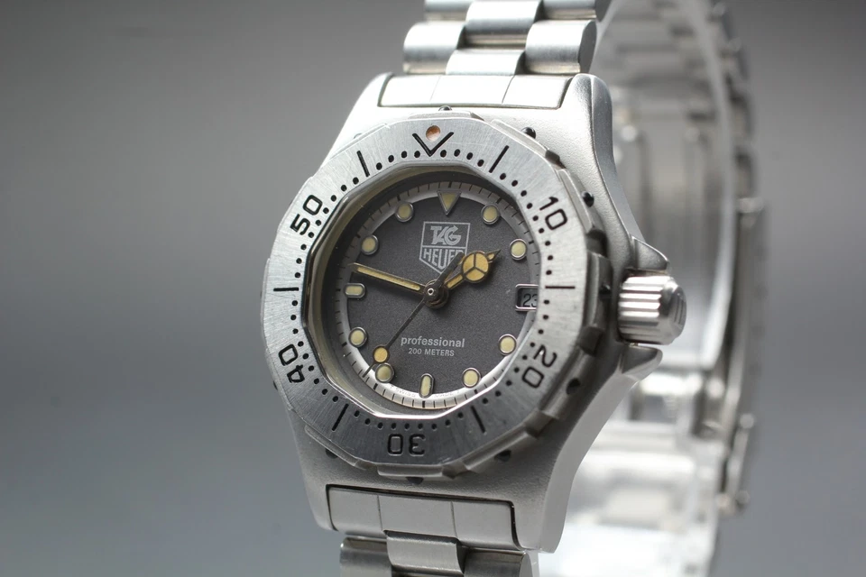 Vintage [Near MINT] Tag Heuer Professional 3000 932.208 29mm Quartz Ladies Watch - Image 1 of 4