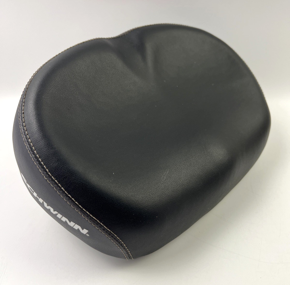 Schwinn Bicycle Seat Wide Cushioned Black Noseless  10 x 7 U
