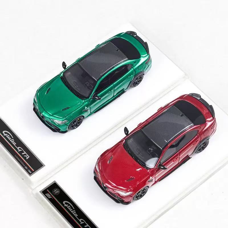 MH Motorhelix 1:64 Alfa Romeo Giulia GTA four-leaf Clover resin model