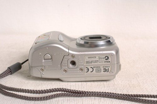Nikon Coolpix 2100 Vintage Point & Shoot digital camera. Works! DIGICAM! L@@K! - Picture 5 of 18