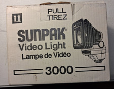 COLLECTIBLE.Vintage Sunpak Video Light Auto Triac 3000 Tested Working In Box
