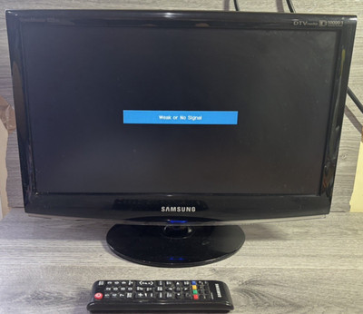 Samsung SyncMaster 933HD 19   LCD Monitor / TV - HDMI DVI VGA - LS19CFVKF/EN