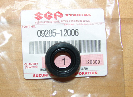 SUZUKI GEAR SHIFT OIL SEAL DR200 AL50 GS300 GS400 GS450 GS500 GS550 GS650 GS1000 - Foto 1 di 2