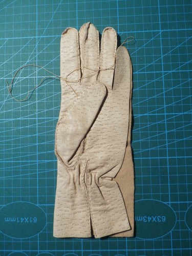 Pair Vintage Kid Leather Gloves hand stiched - needs finishing + leather -1960's - Picture 5 of 8