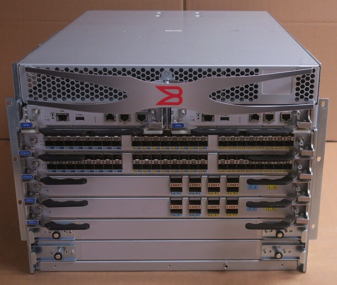 Brocade X6-4 4-Slot Gen6 8U Director + 2x FC32-48 2x CPX6 2x CR32