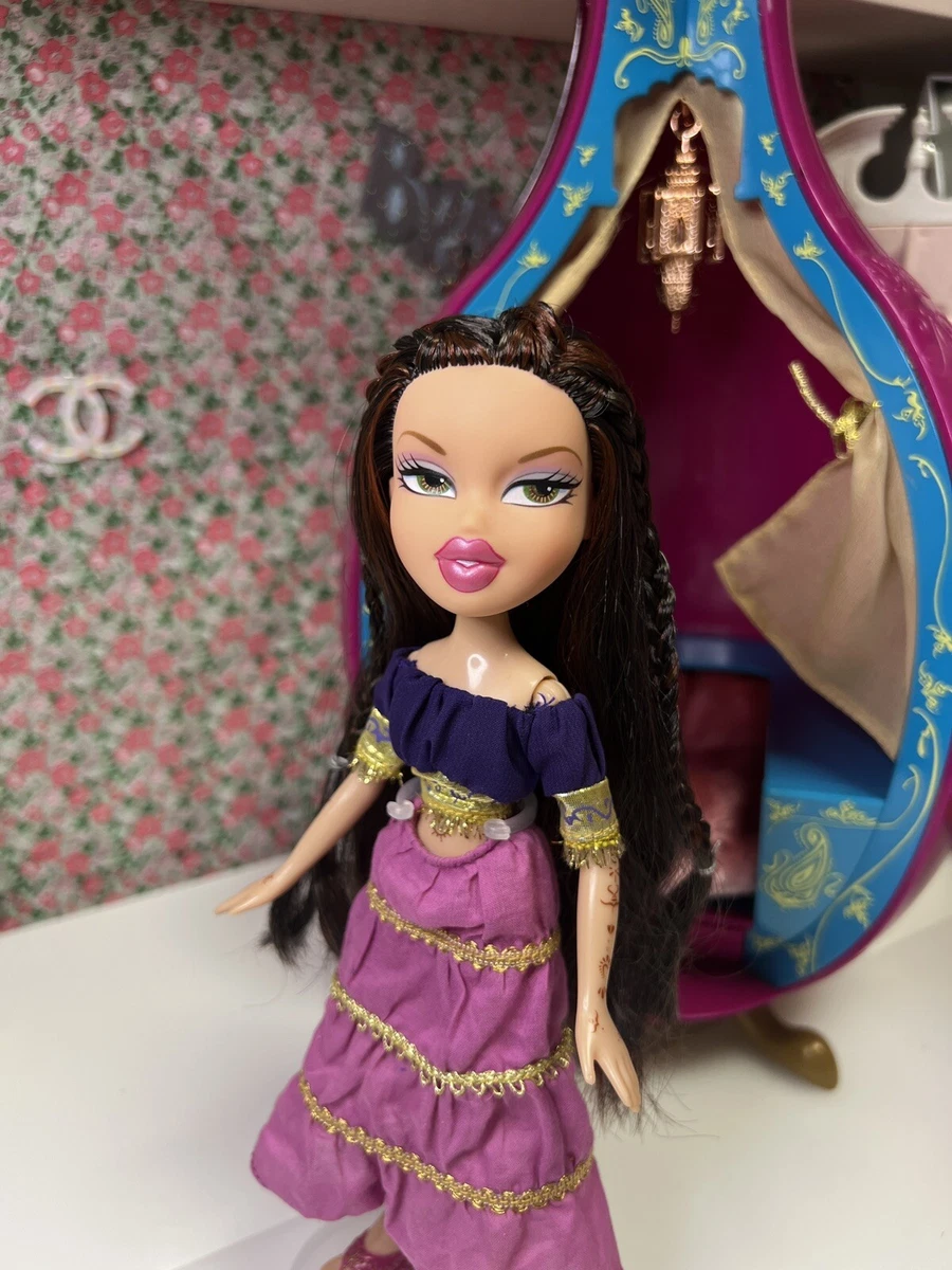 Bratz Genie Magic Katia w/Royal Castle Bottle Lounge